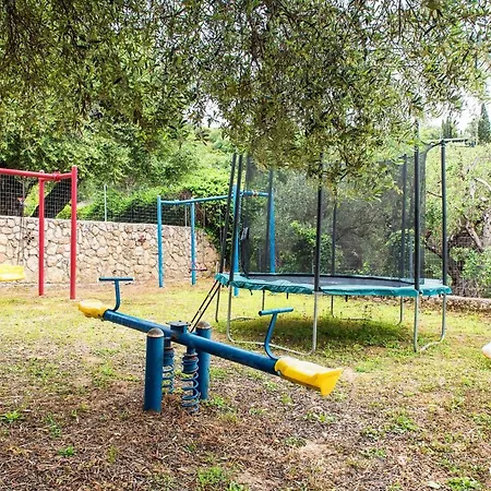 شقة Bozikis *